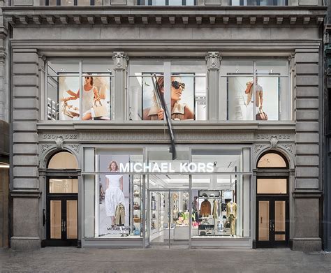 Michael Kors aan Pc Hooftstraat 111 in Amsterdam, Noord .